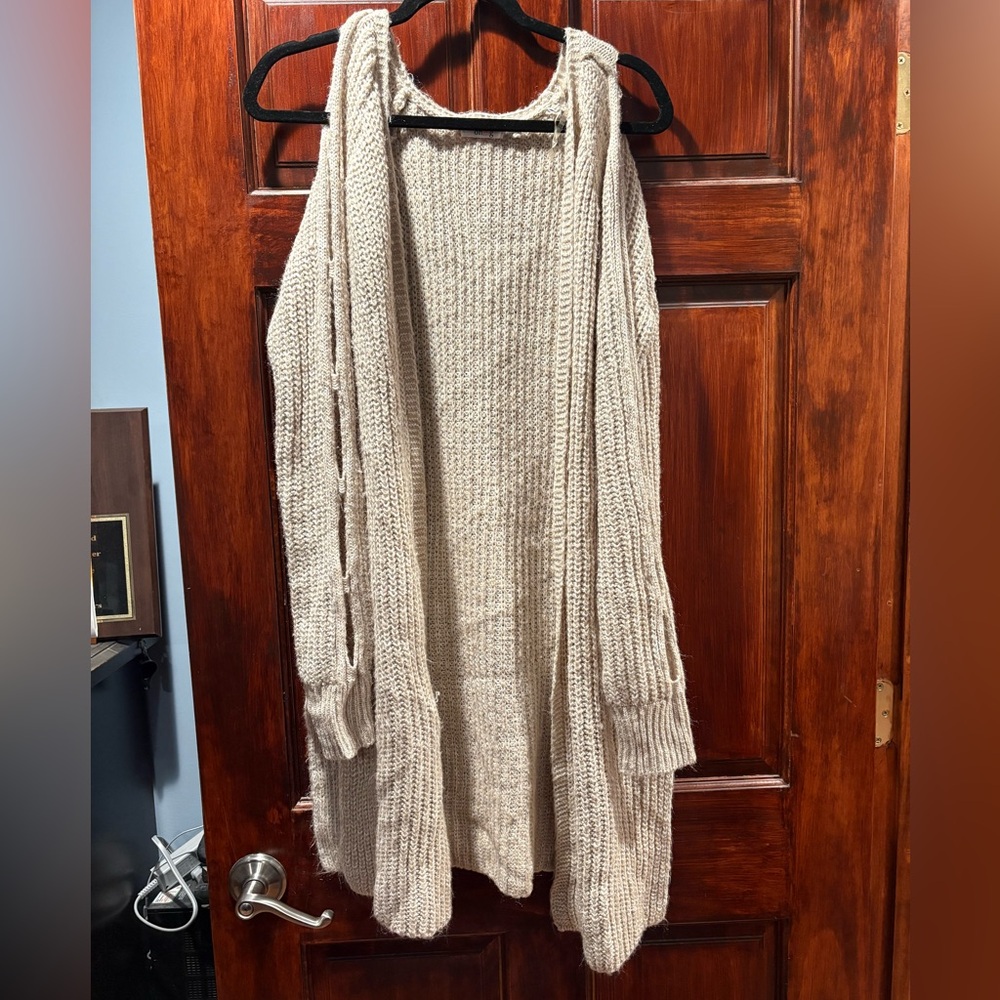Elegant Beige Knit Cardigan with Cold Shoulder sleeves